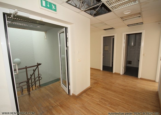 Property building for rent, 11. novembra krastmala - Image 1