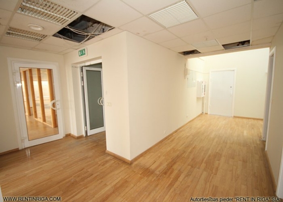 Property building for rent, 11. novembra krastmala - Image 1