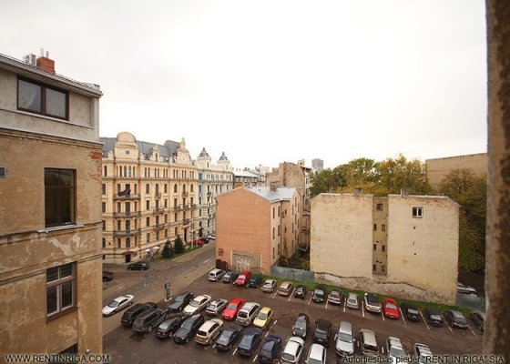 Pārdod dzīvokli, Strēlnieku iela 9 - Attēls 1