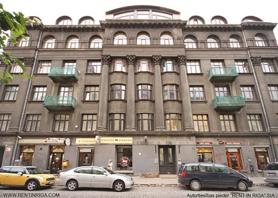 Pārdod dzīvokli, Strēlnieku iela 9 - Attēls 1