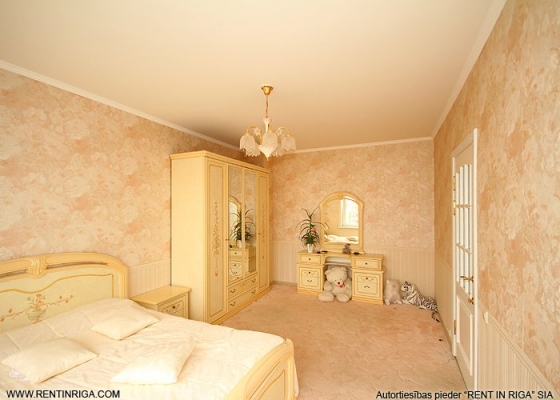 Pārdod dzīvokli, Ozolciema iela 20 - Attēls 1