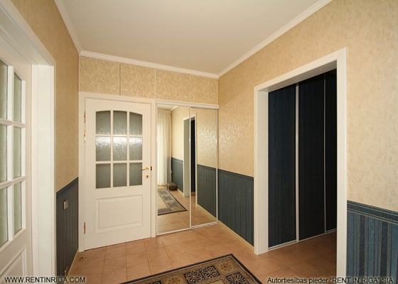 Pārdod dzīvokli, Ozolciema iela 20 - Attēls 1