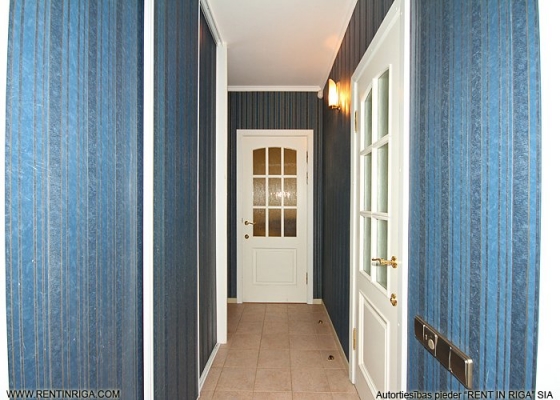 Pārdod dzīvokli, Ozolciema iela 20 - Attēls 1