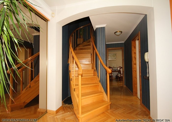 Pārdod dzīvokli, Ozolciema iela 20 - Attēls 1