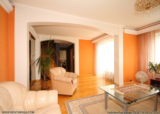 Pārdod dzīvokli, Ozolciema iela 20 - Attēls 1