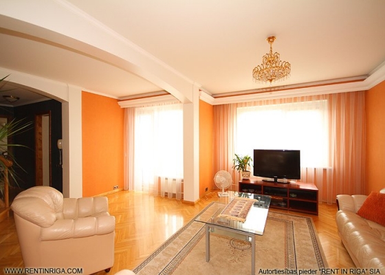 Pārdod dzīvokli, Ozolciema iela 20 - Attēls 1