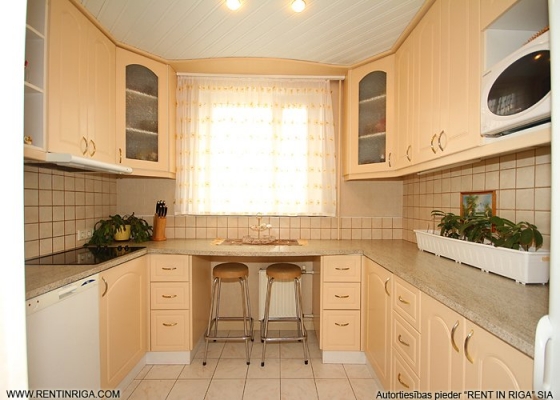 Pārdod dzīvokli, Ozolciema iela 20 - Attēls 1