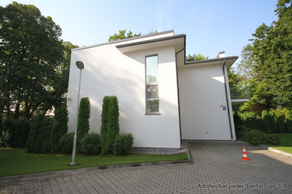 House for sale, Meierovica prospekts - Image 1