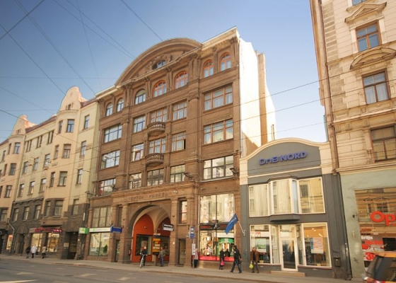 Apartment for rent, Dzirnavu street 113 - Image 1