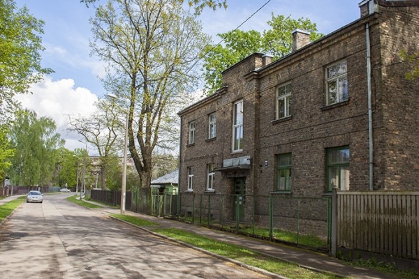 Pārdod māju, Valentīna iela - Attēls 1