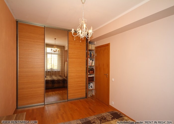 Pārdod dzīvokli, Kaivas iela 33 - Attēls 1