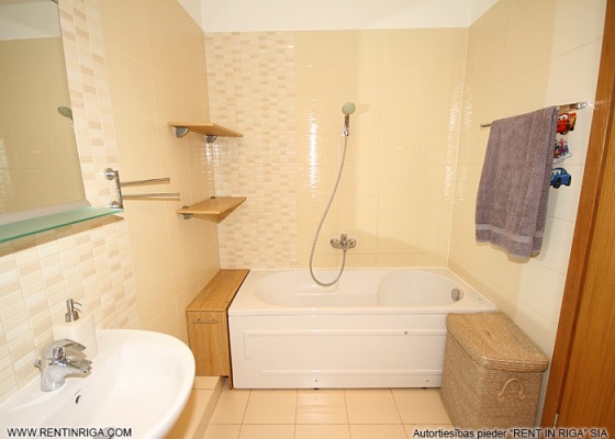 Pārdod dzīvokli, Kaivas iela 33 - Attēls 1