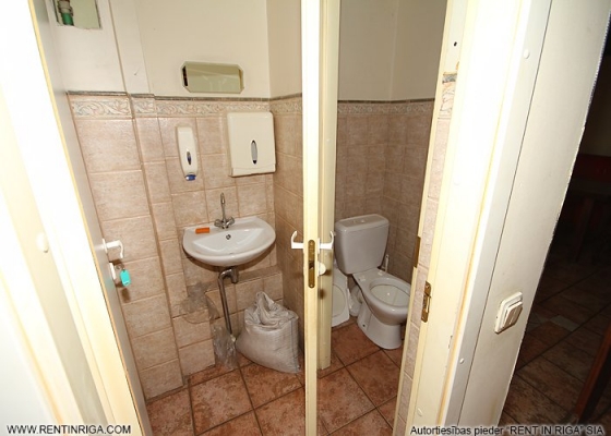 Iznomā tirdzniecības telpas, Valdeķu iela - Attēls 1