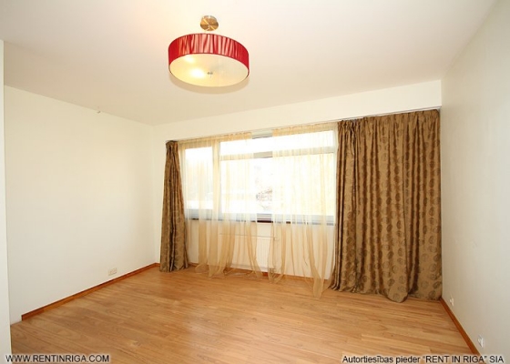 Pārdod dzīvokli, Āraišu iela 38 - Attēls 1