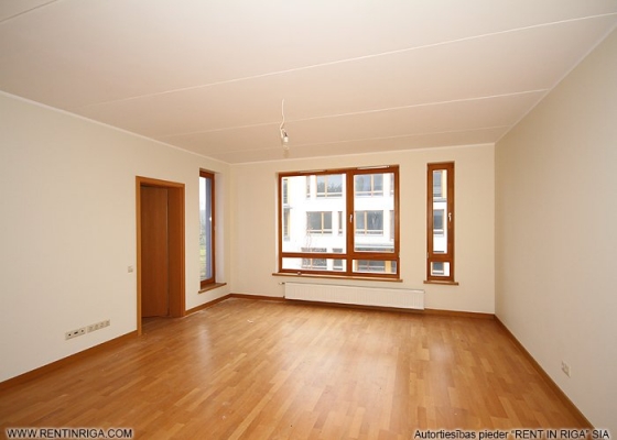 Pārdod dzīvokli, Jaunlazdu iela 14 - Attēls 1