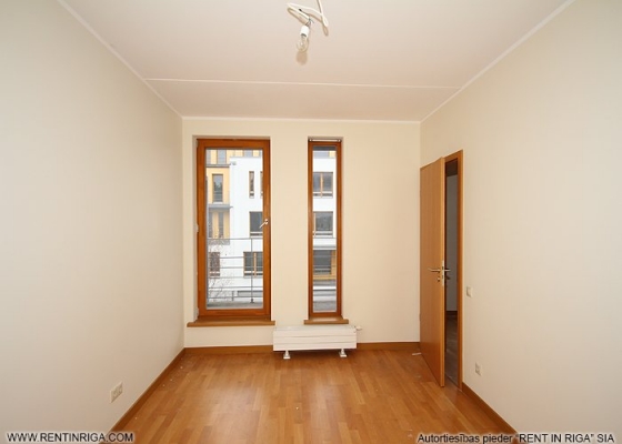 Pārdod dzīvokli, Jaunlazdu iela 14 - Attēls 1