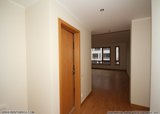 Pārdod dzīvokli, Jaunlazdu iela 14 - Attēls 1