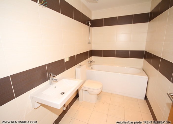 Pārdod dzīvokli, Jaunlazdu iela 7 - Attēls 1