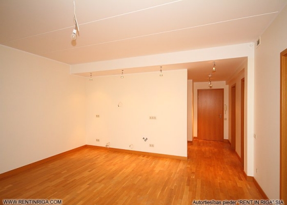 Pārdod dzīvokli, Jaunlazdu iela 7 - Attēls 1