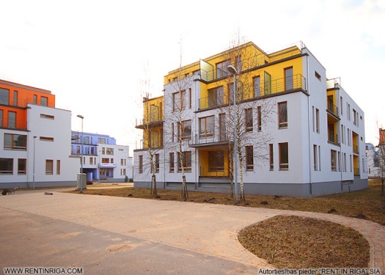 Pārdod dzīvokli, Jaunlazdu iela 7 - Attēls 1