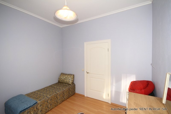 Apartment for rent, Dzirnavu street 72 - Image 1