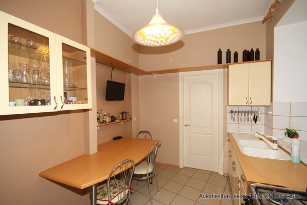 Apartment for rent, Dzirnavu street 72 - Image 1