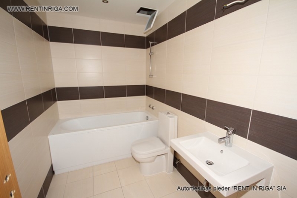 Pārdod dzīvokli, Jaunlazdu iela 12 - Attēls 1