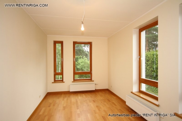 Pārdod dzīvokli, Jaunlazdu iela 12 - Attēls 1