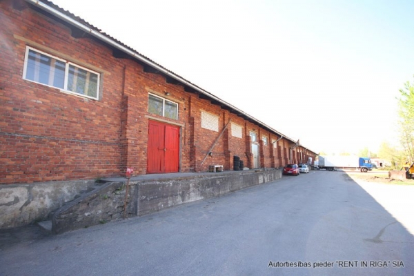 Industrial premises for rent, Piedrujas street - Image 1
