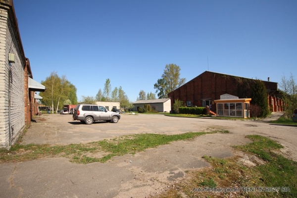 Industrial premises for rent, Piedrujas street - Image 1