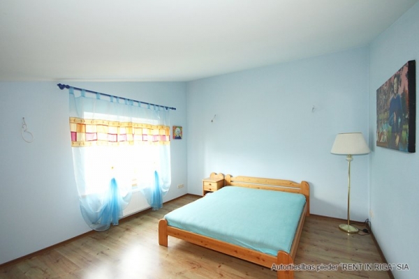 Pārdod māju, Meldru iela - Attēls 1