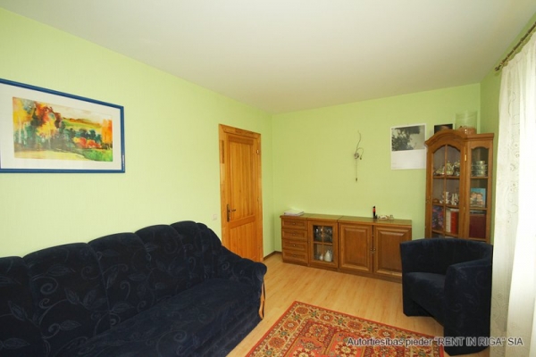 Pārdod māju, Meldru iela - Attēls 1