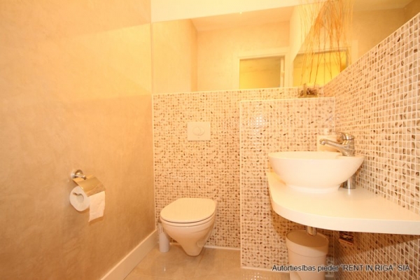 Pārdod māju, Meldru iela - Attēls 1