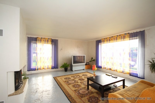 Pārdod māju, Meldru iela - Attēls 1