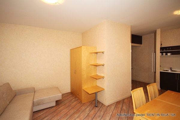 Apartment for rent, Mēness street 11 - Image 1