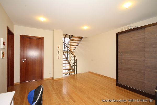 Izīrē māju, Sēļu iela - Attēls 1