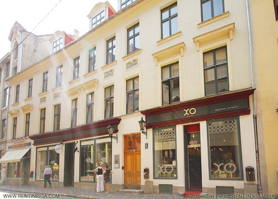 Property building for sale, Šķūņu street - Image 1