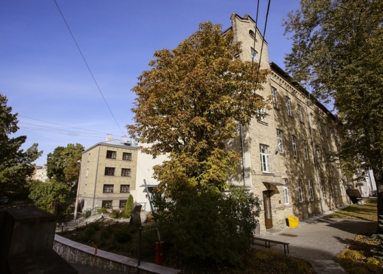 Property building for sale, Aiviekstes street - Image 1