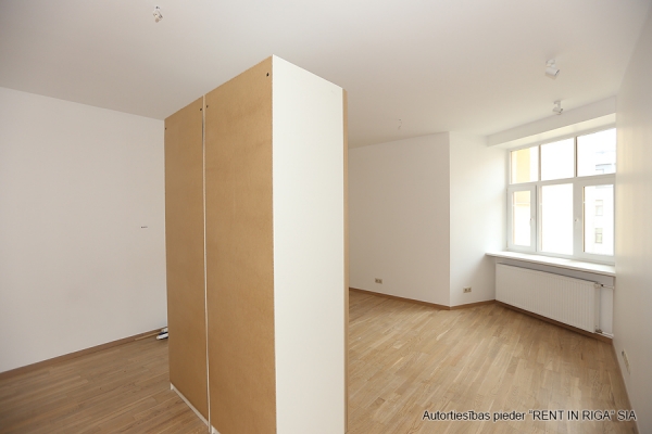 Apartment for rent, Kr. Valdemāra street 33 - Image 1