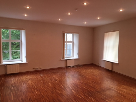 Property building for sale, Mazā pils street - Image 1