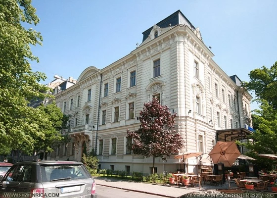 Komerctelpas — Alunāna, Labais krasts, Centrs