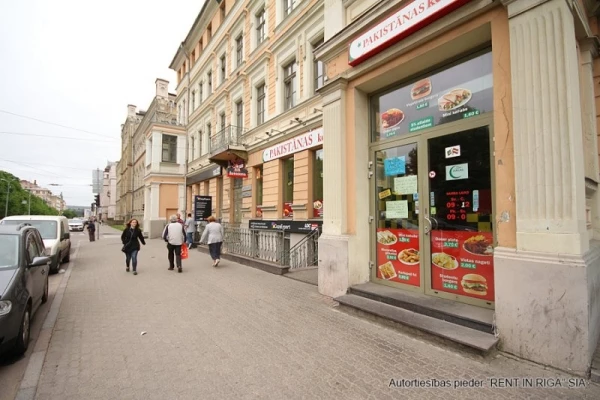 Komerctelpas — Merķeļa, Labais krasts, Centrs