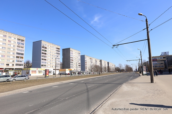 Iznomā tirdzniecības telpas, Dzelzavas iela - Attēls 1