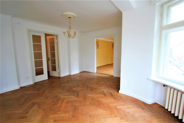 Izīrē dzīvokli, Baznīcas iela 8 - Attēls 1