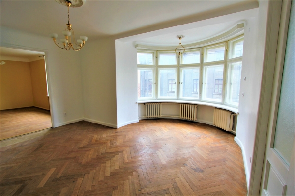 Izīrē dzīvokli, Baznīcas iela 8 - Attēls 1