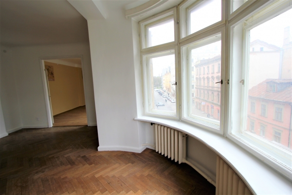 Izīrē dzīvokli, Baznīcas iela 8 - Attēls 1