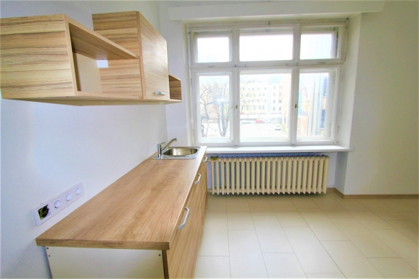 Izīrē dzīvokli, Baznīcas iela 8 - Attēls 1