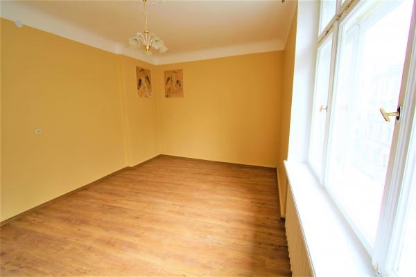 Izīrē dzīvokli, Baznīcas iela 8 - Attēls 1