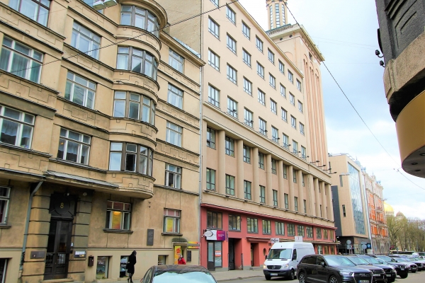 Izīrē dzīvokli, Baznīcas iela 8 - Attēls 1