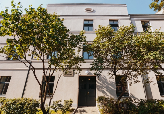 Pārdod dzīvokli, Indrānu iela 17 - Attēls 1